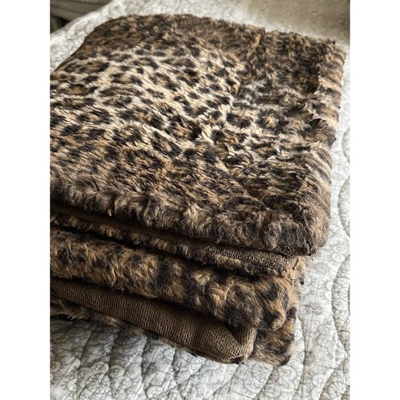 Magaschoni Faux Fur Throw Blanket Brown Tan Leopard Cheetah Thick Plush Jaguar - Picture 2 of 13